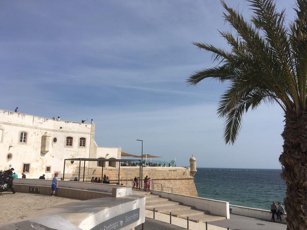 Courtyard House - Sun, Barbecue, Apartment Sesimbra